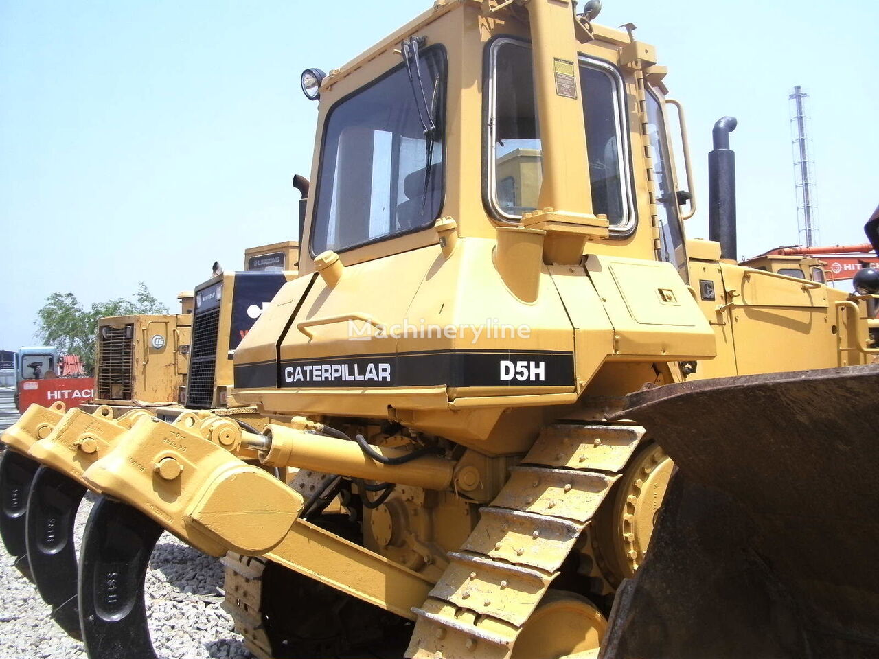 Caterpillar D5H  bulldozer