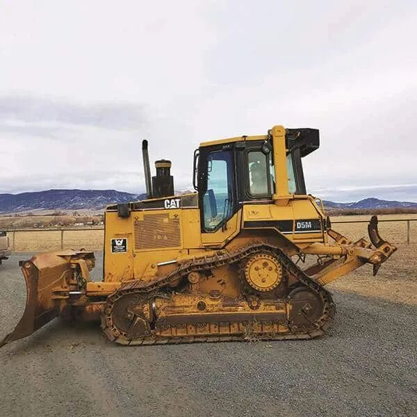 bulldozer Caterpillar D5M XL pour pièces détachées