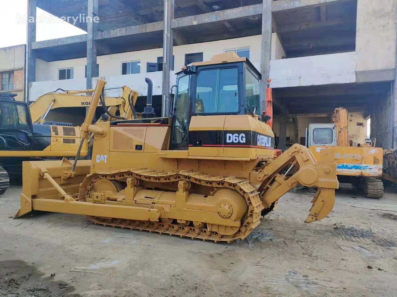 بلدوزر Caterpillar D6