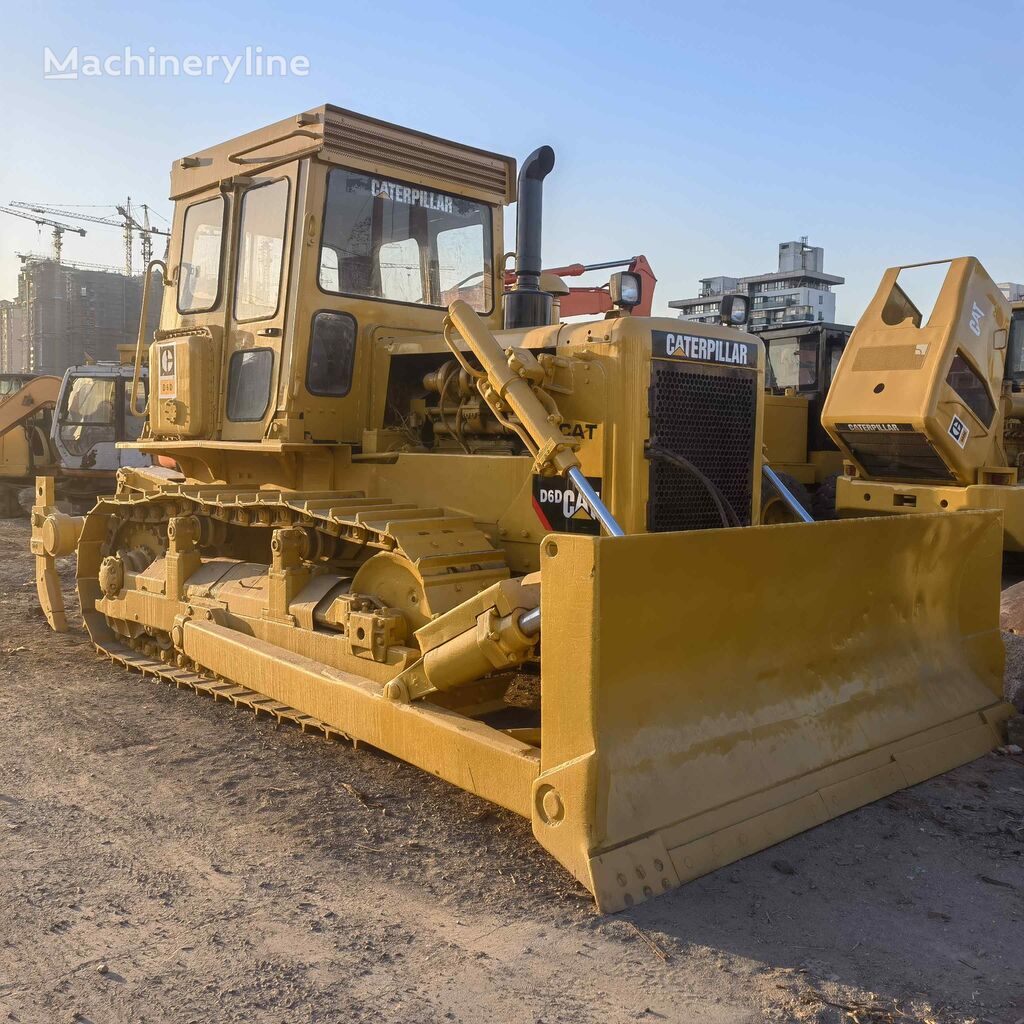 بلدوزر Caterpillar  D6D