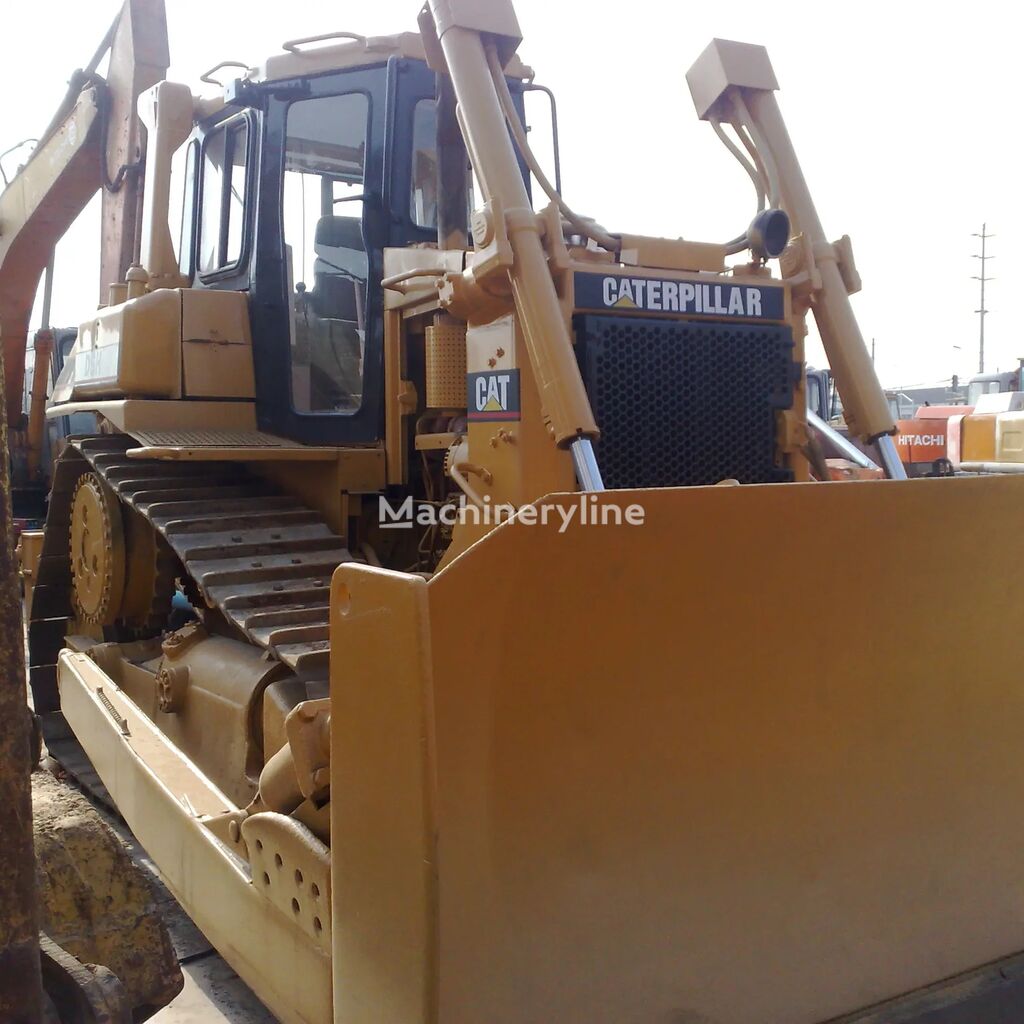 Caterpillar D6H bulldozer