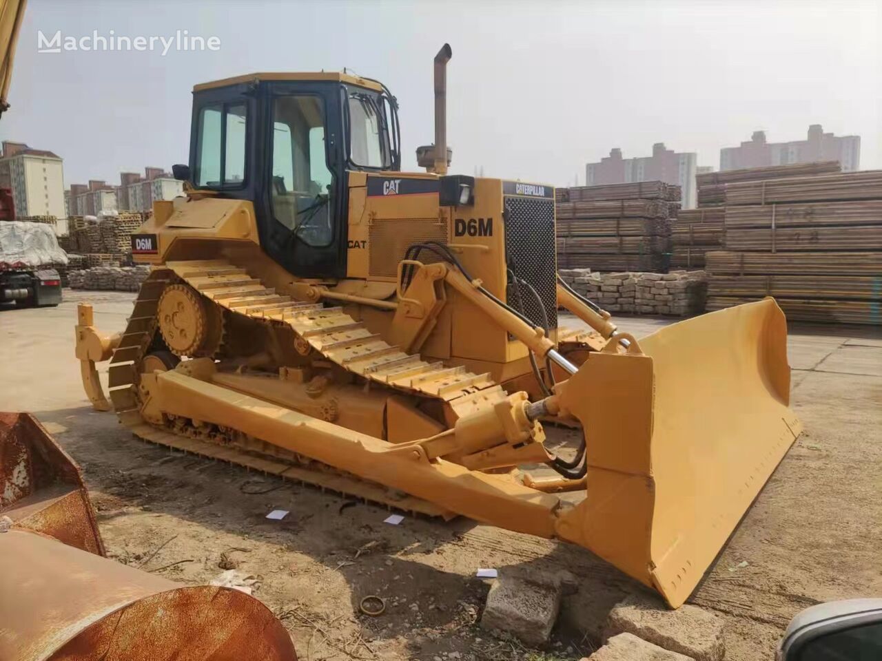 bulldozer Caterpillar D6M