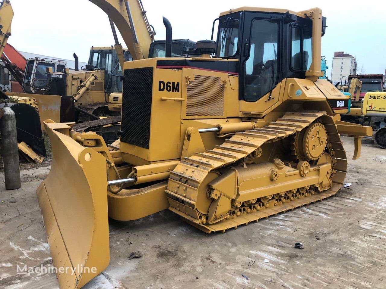 Caterpillar D6M bulldozer