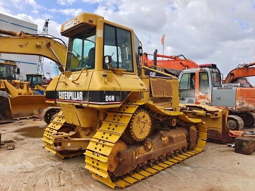 bulldozer Caterpillar D6N