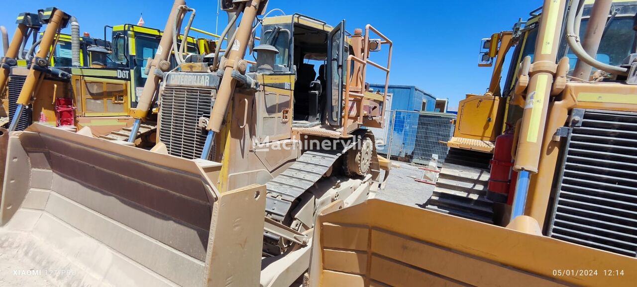 بولدوزر Caterpillar D6T