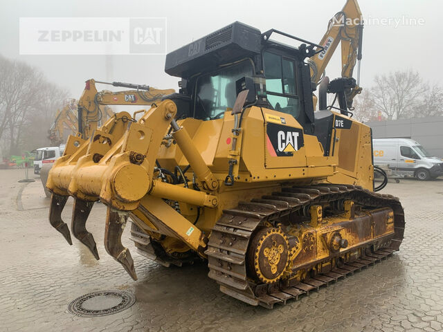 Caterpillar D7E bulldozer