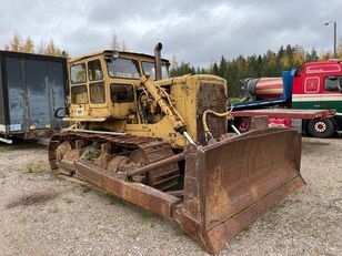 Caterpillar D7E with riper bulldozer