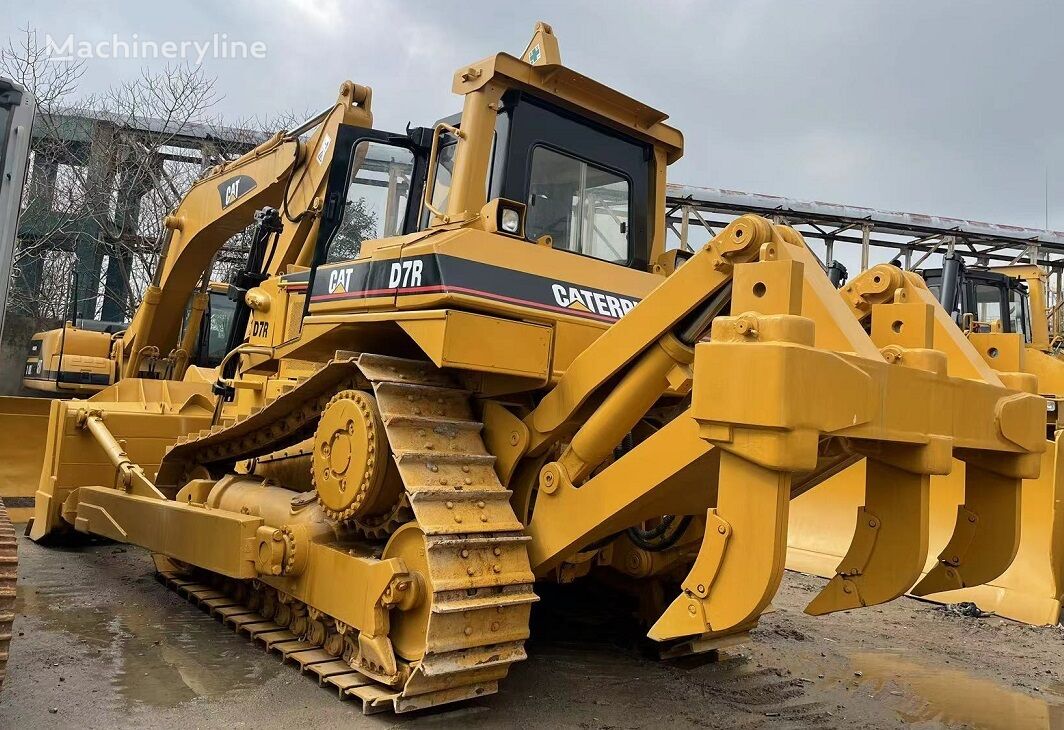 Caterpillar D7R bulldozer