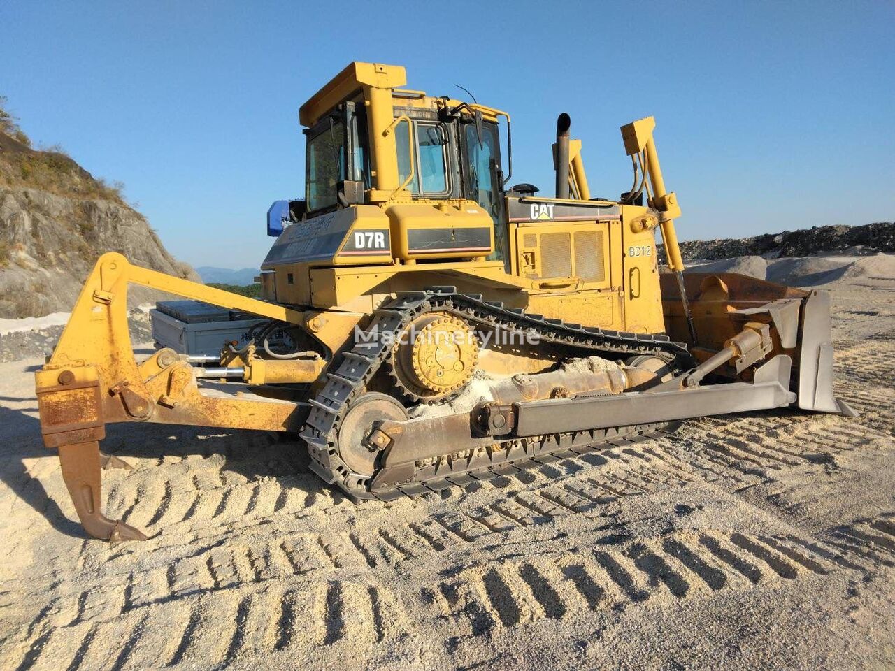 Caterpillar D7R bulldozer