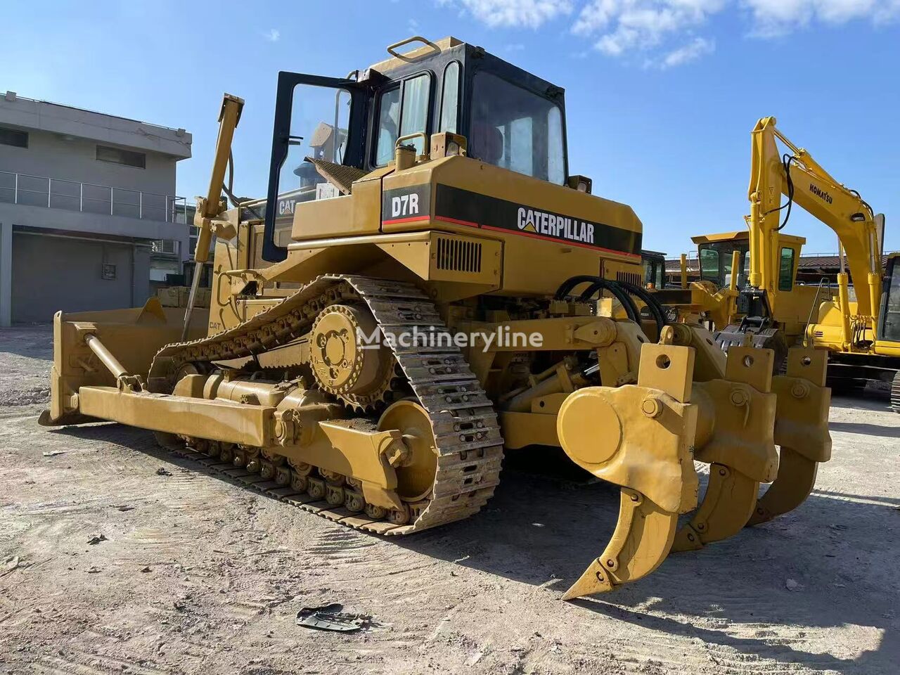 بولدوزر Caterpillar D7R