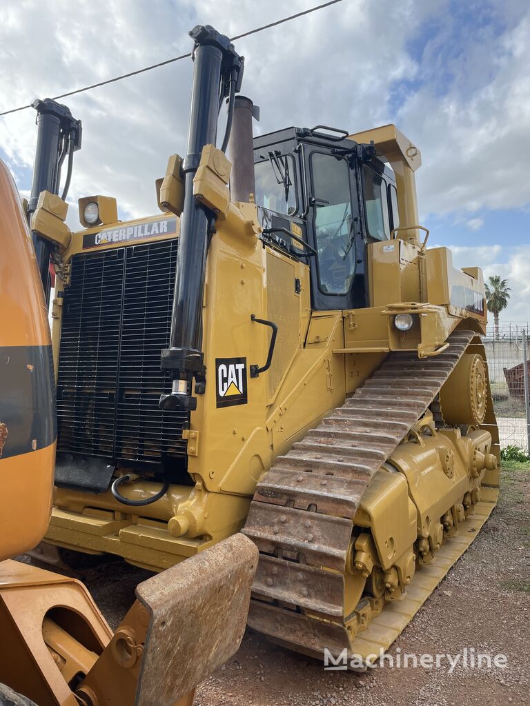 Caterpillar D8L bulldozer