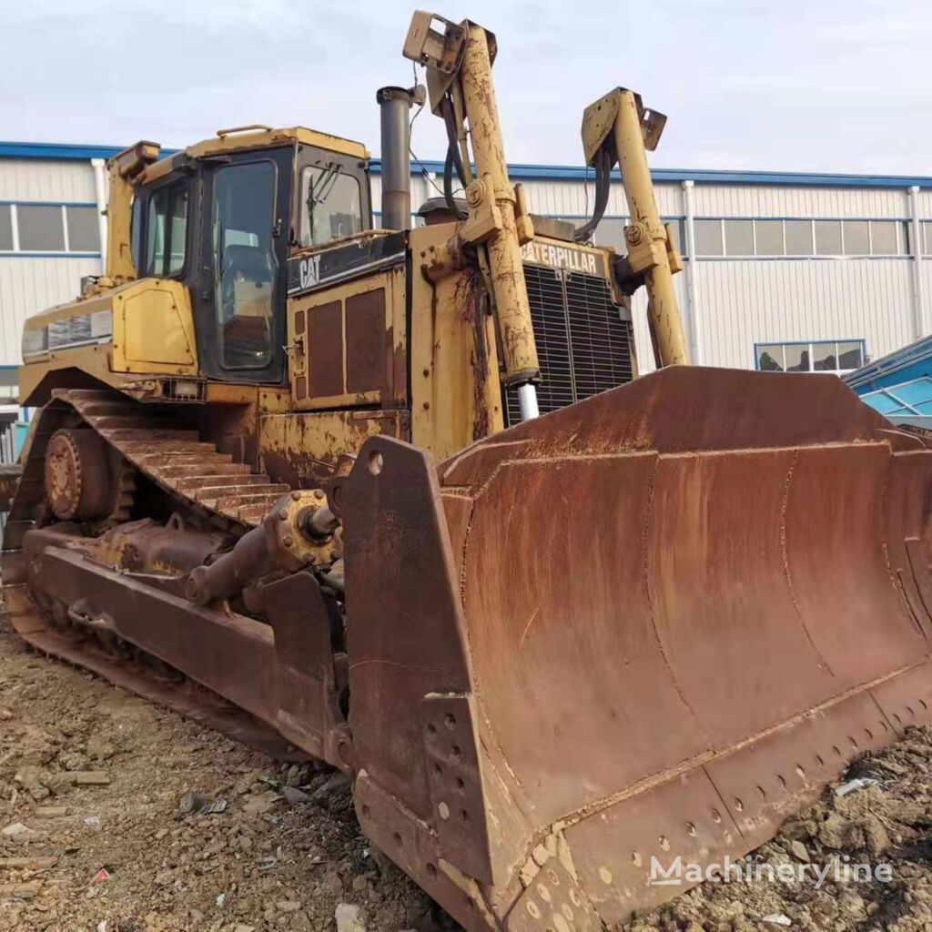 Caterpillar D8R bulldozer