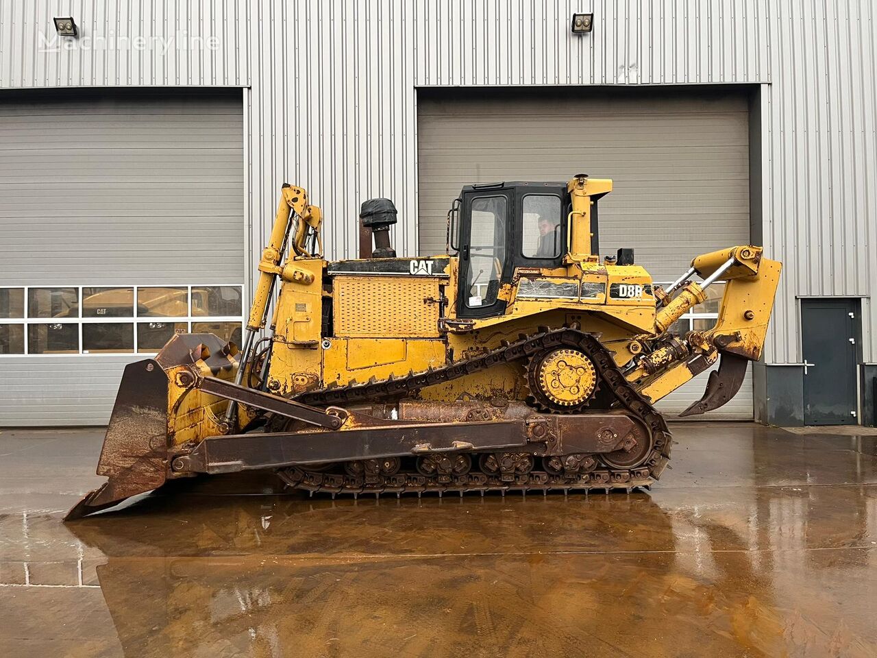 Caterpillar D8R - Ripper / Canopy bulldozer