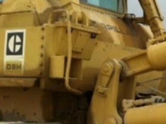 Caterpillar D9H  bulldozer for parts