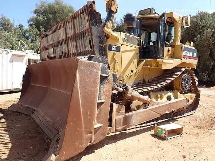 Caterpillar D9T buldozer