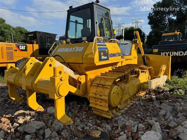 Komatsu D 85 bulldozer