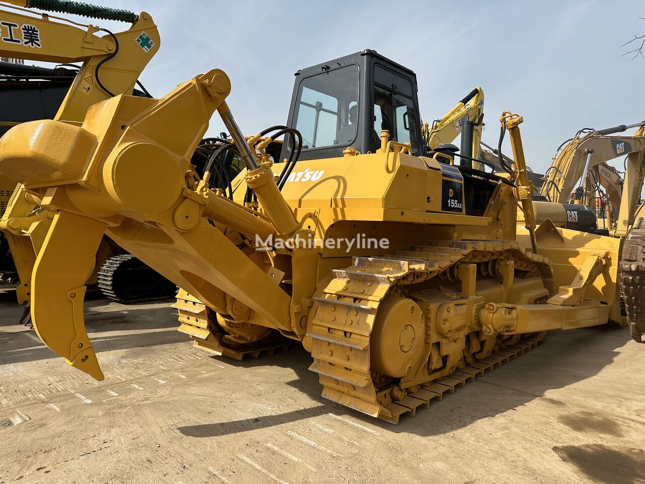 Komatsu D155A-5 bulldozer