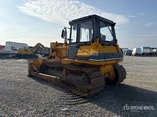 Komatsu D41P-3 buldožer