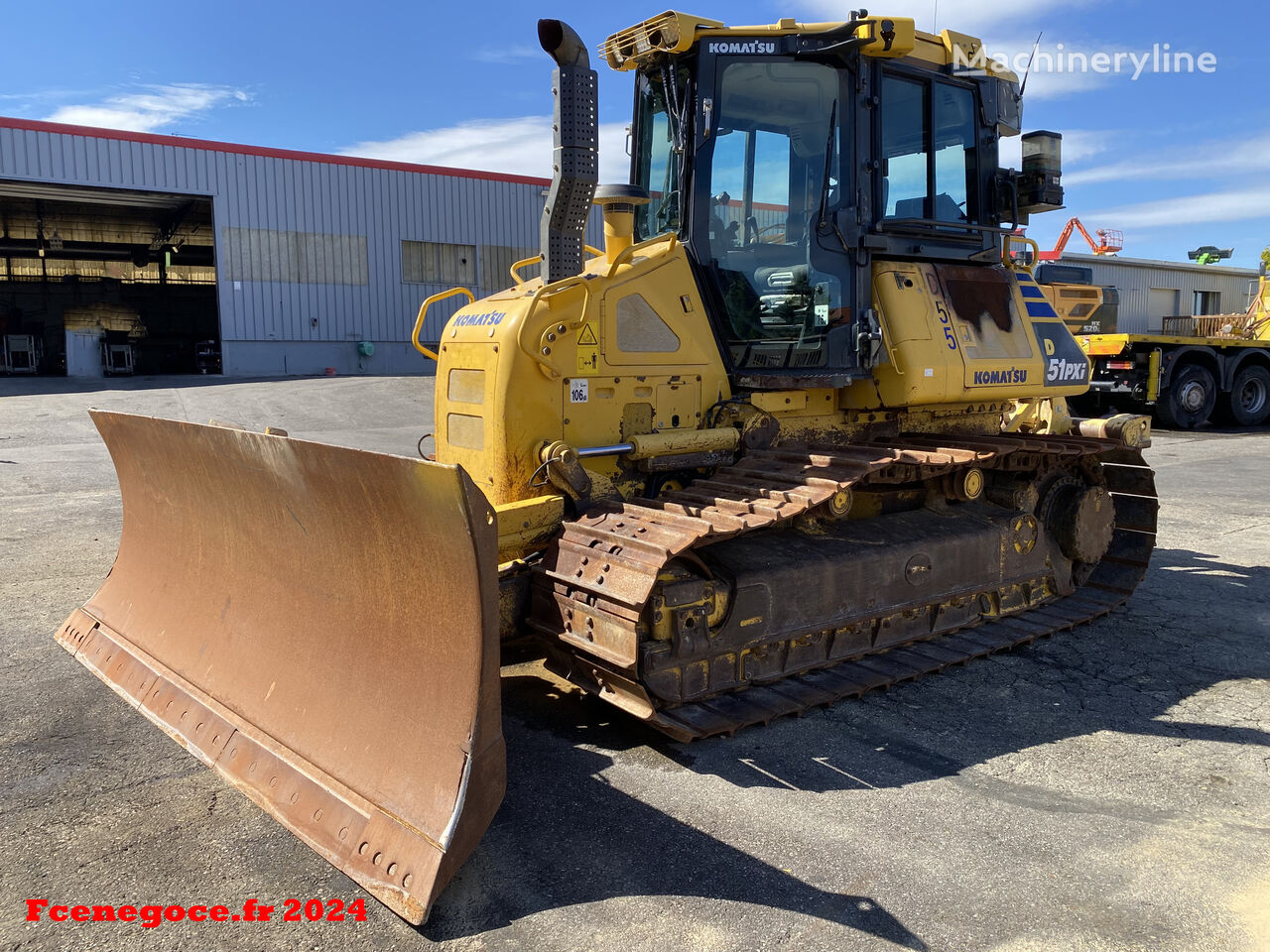 بلدوزر Komatsu D51 PXI-24 Origine Française / Certificat CE بعد وقوع الحادث