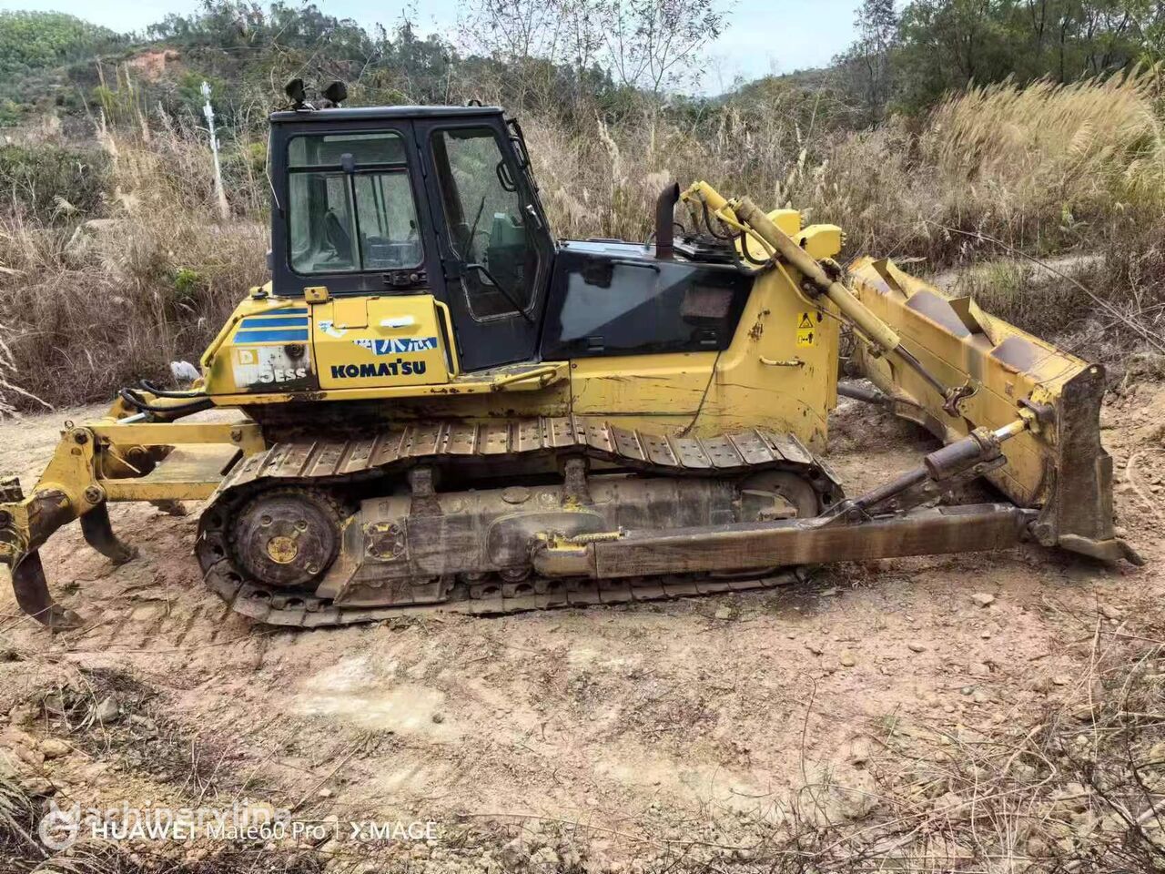 buldooser Komatsu D85