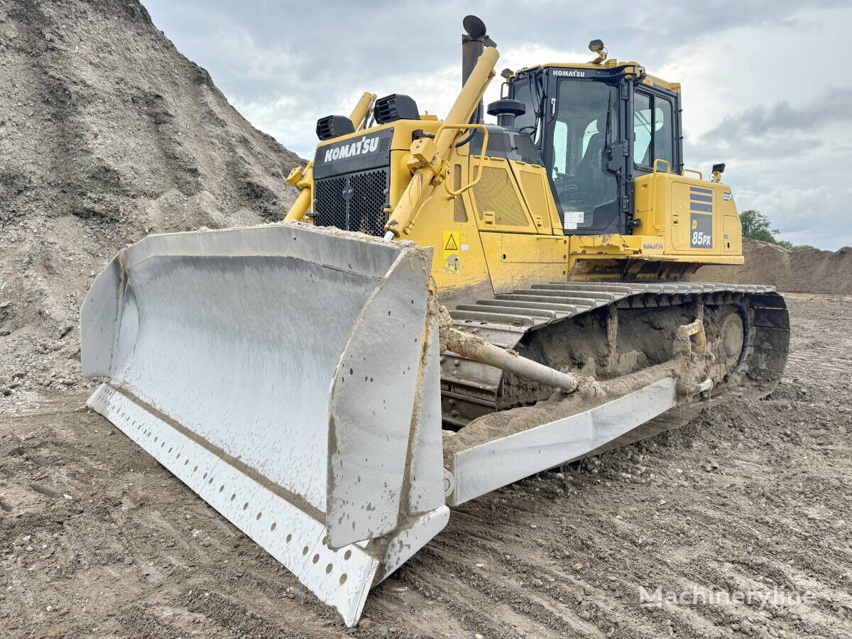 бульдозер Komatsu D85PX-18