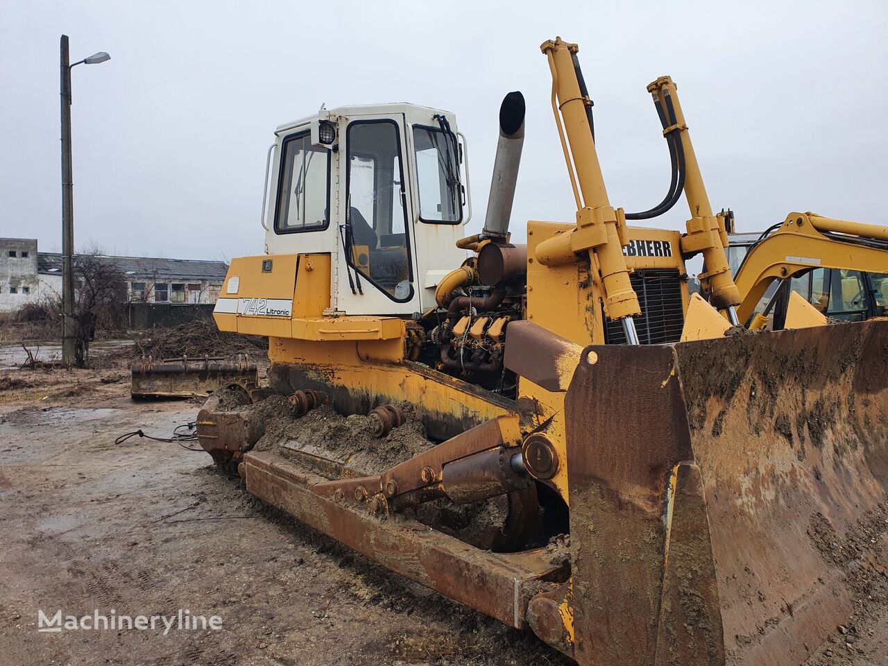 Liebherr PR 742 bulldozer for parts