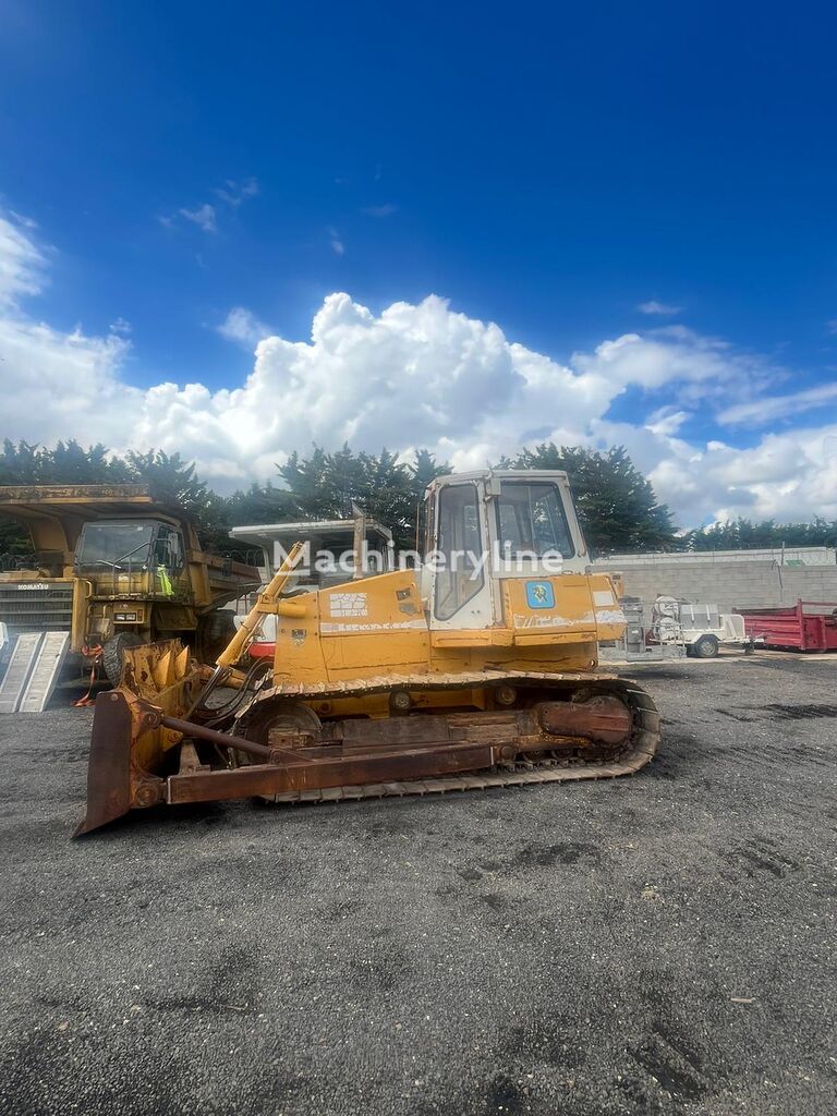 Liebherr PR722 bulldozer