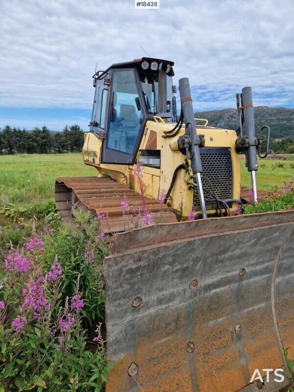 bulldozer New Holland D150B