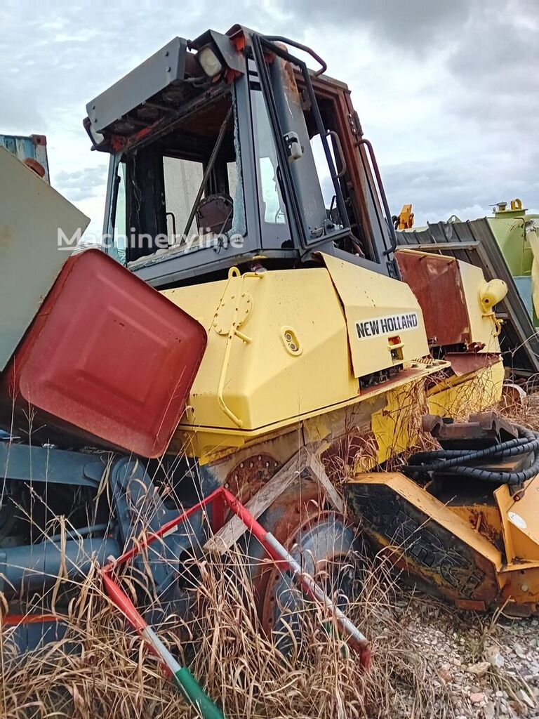 New Holland D180 bulldozer for parts