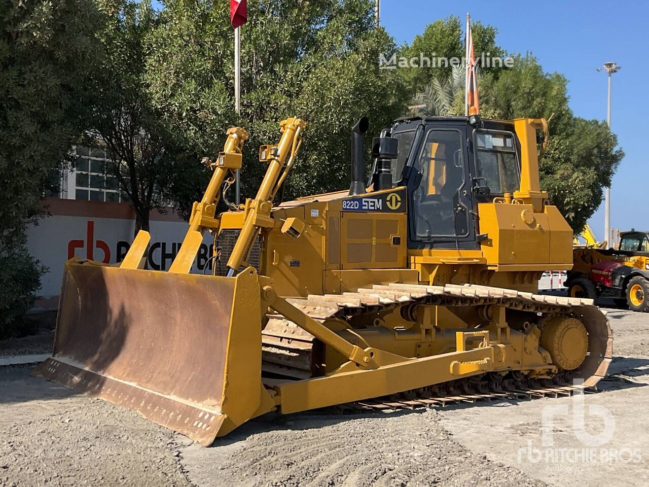 SEM 822D bulldozer