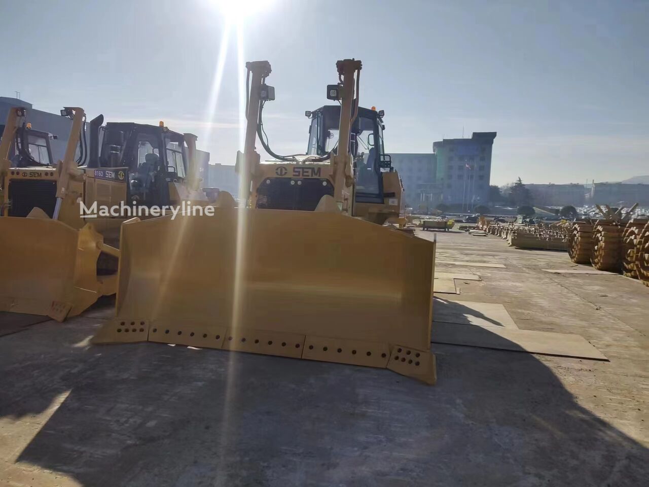 Novi SEM 824F buldožer - Machineryline