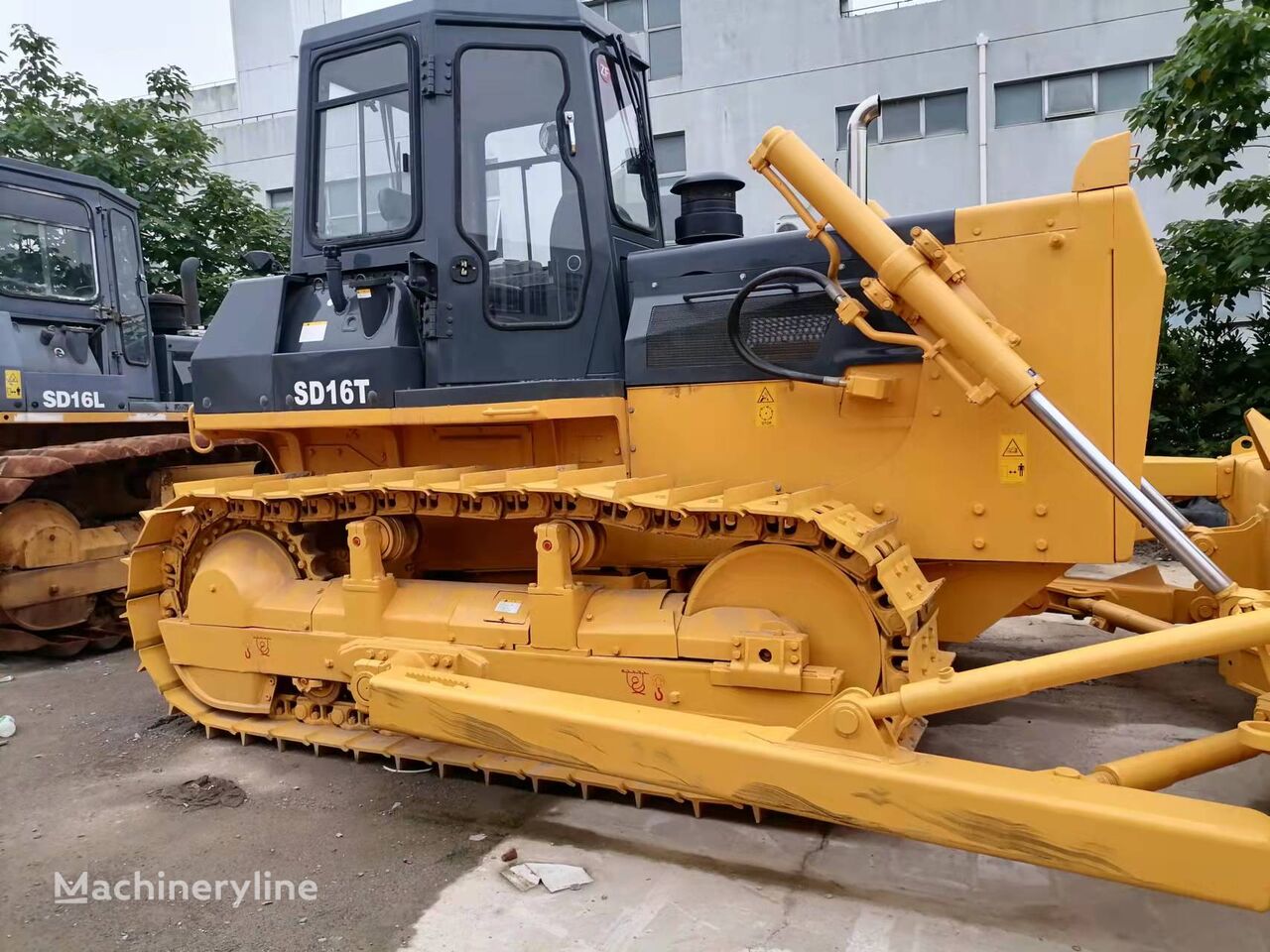 bulldozer Shantui SD16T