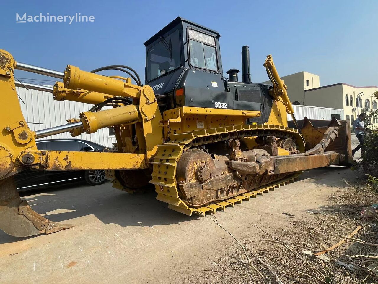 Bulldozer Shantui SD32 - Machineryline