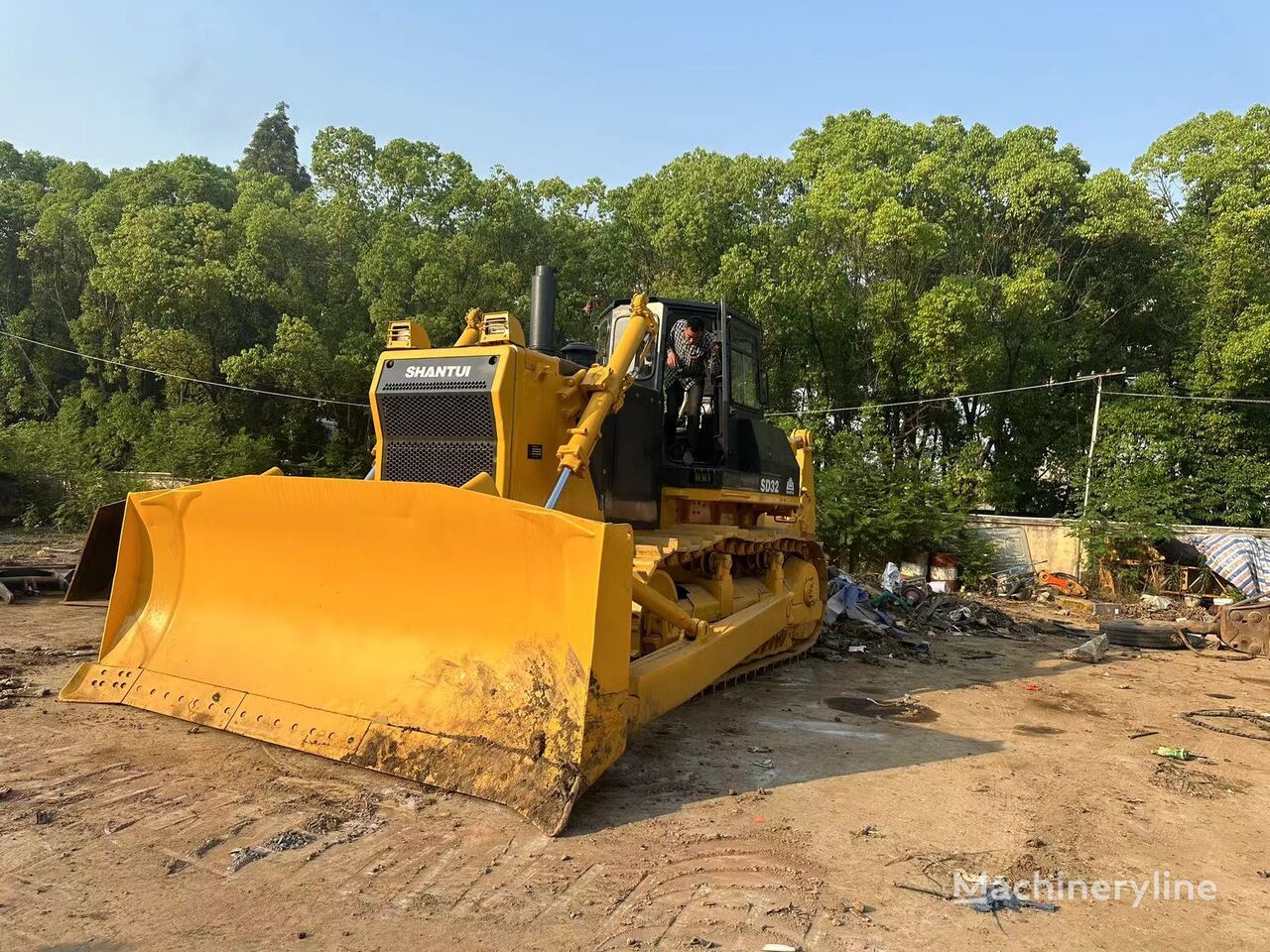 Shantui SD32 bulldozer