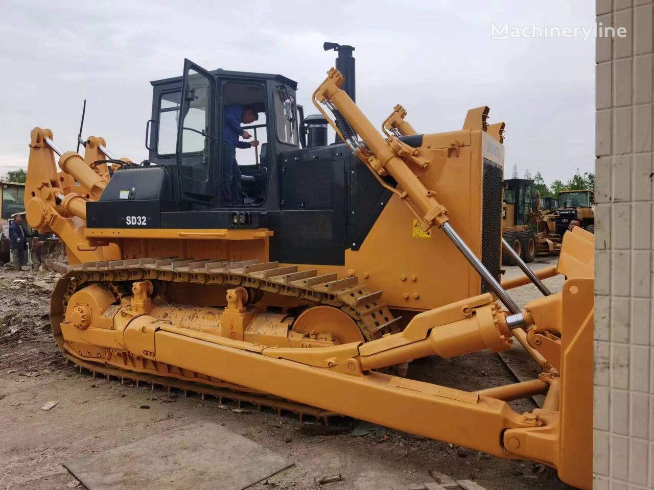 bulldozer Shantui SD32