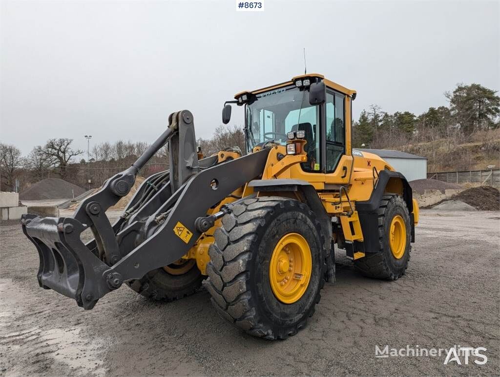 булдожер Volvo L120G