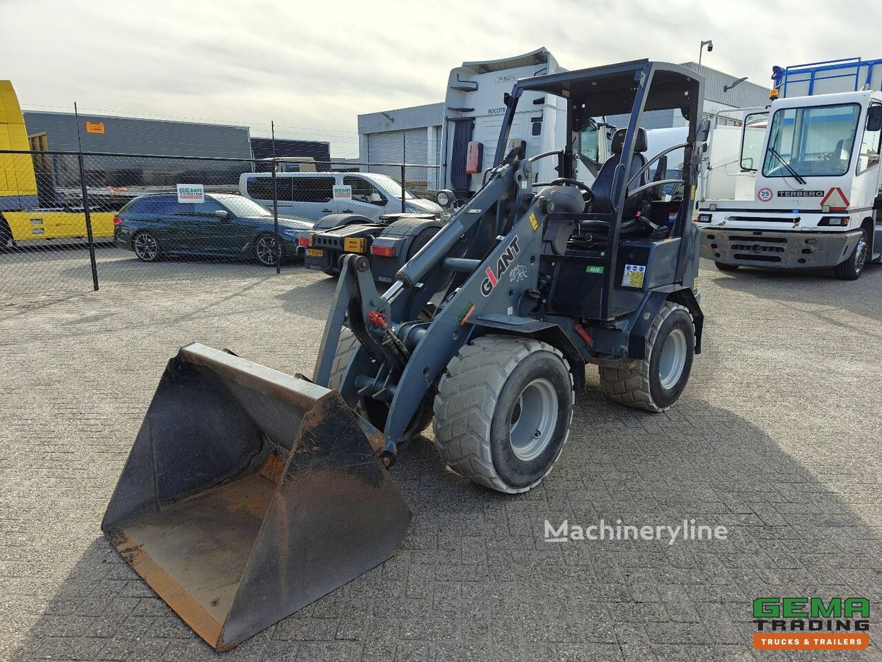 Mini-chargeuse sur chenilles Giant V452T 3585 hours - Wheel loader - Agricultural license plate - C à vendre | Machineryline FR Mini-chargeuse sur chenilles Giant V452T 3585 hours - Wheel loader - Agricultural license plate - C - Machineryline