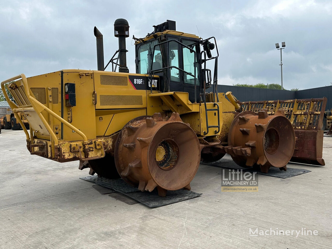 CAT 816F2 compactor