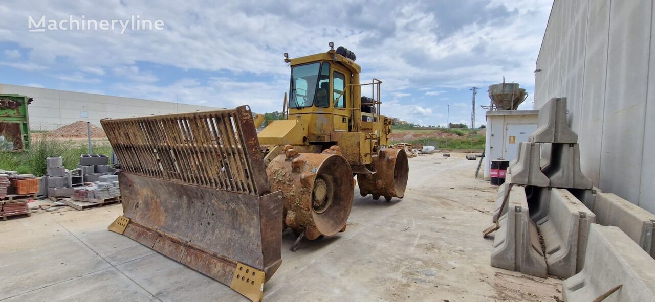 مدماج Caterpillar 816B