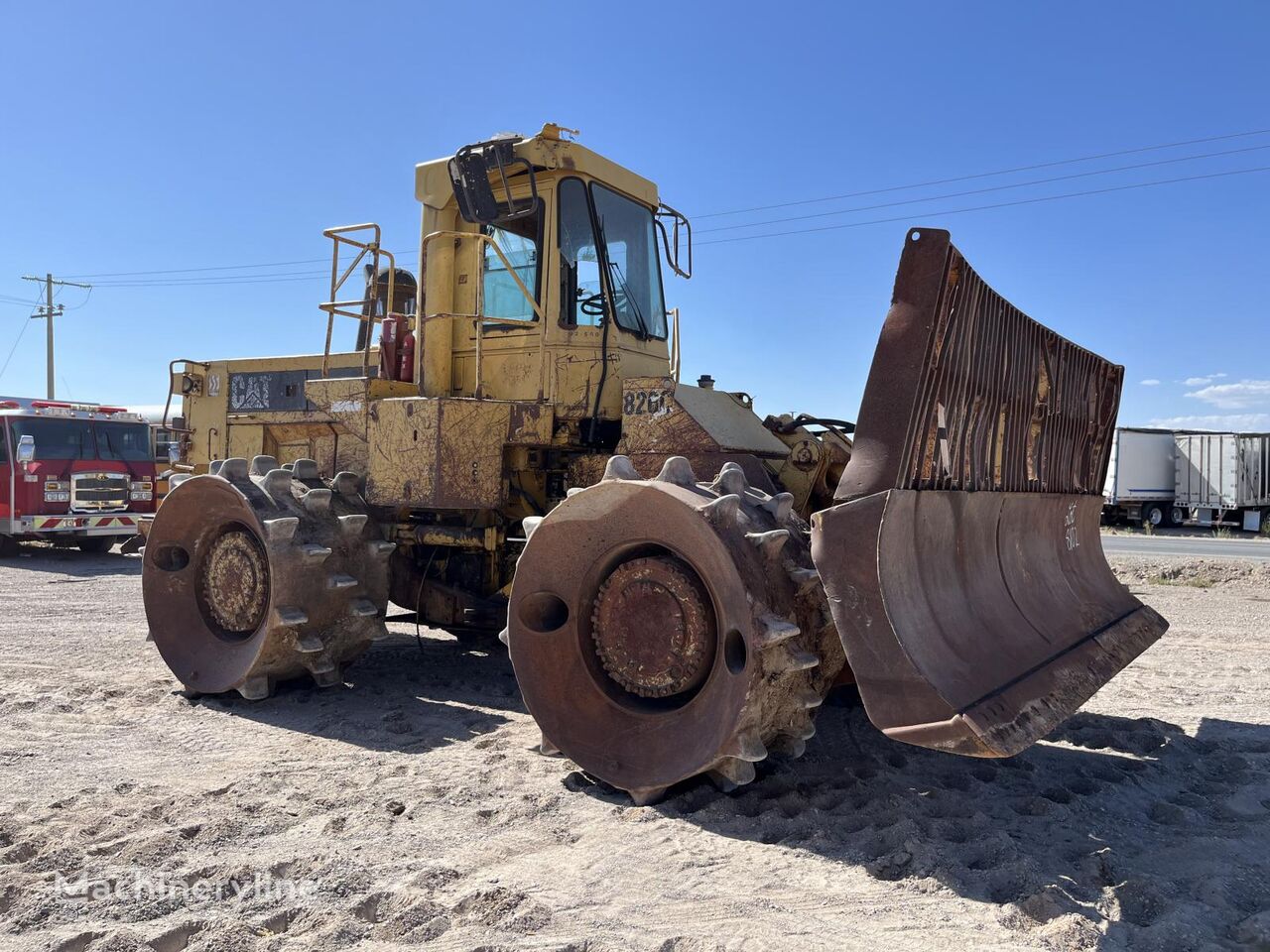 مدماج Caterpillar 826C