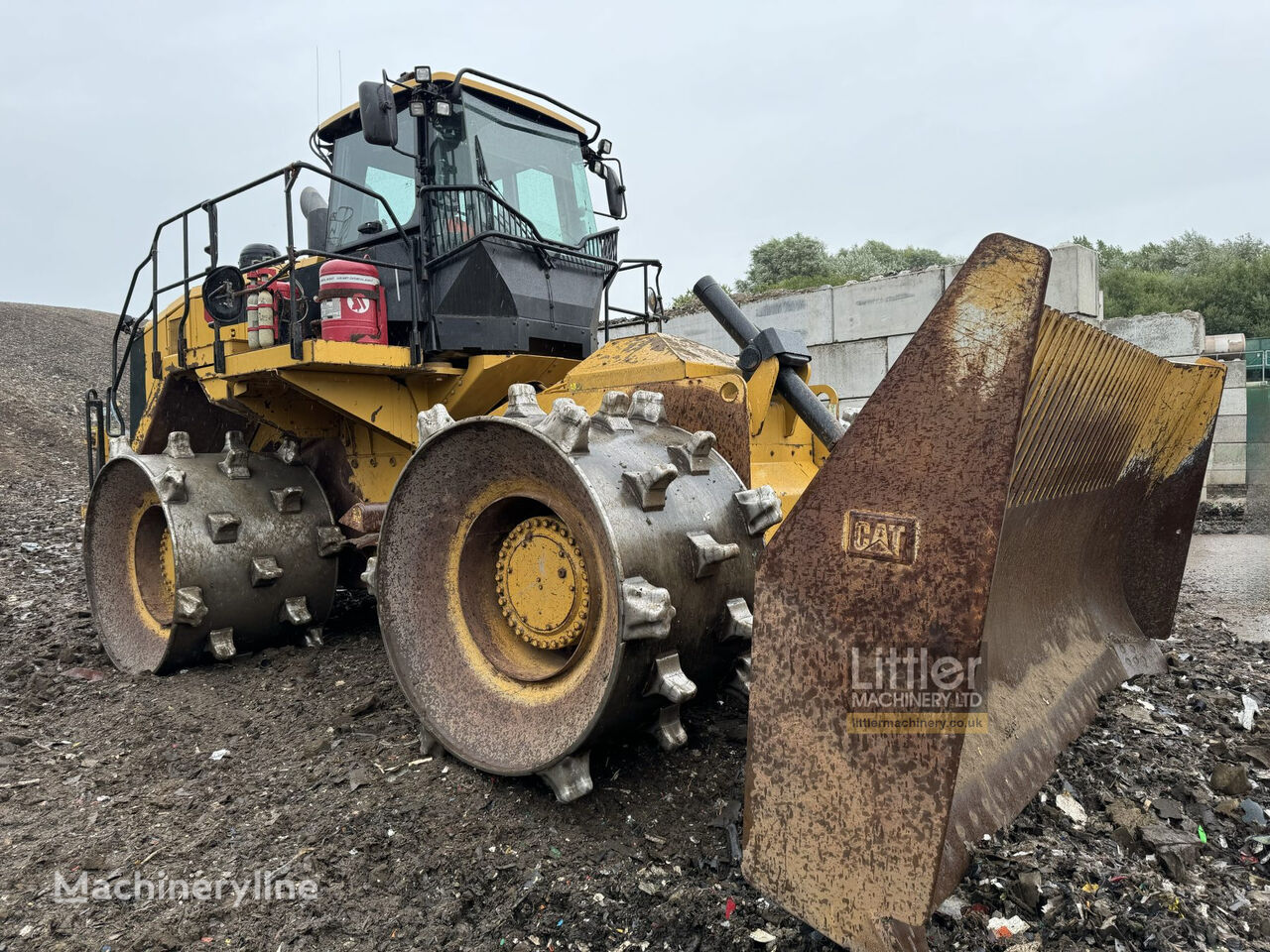 Caterpillar 826K compactor