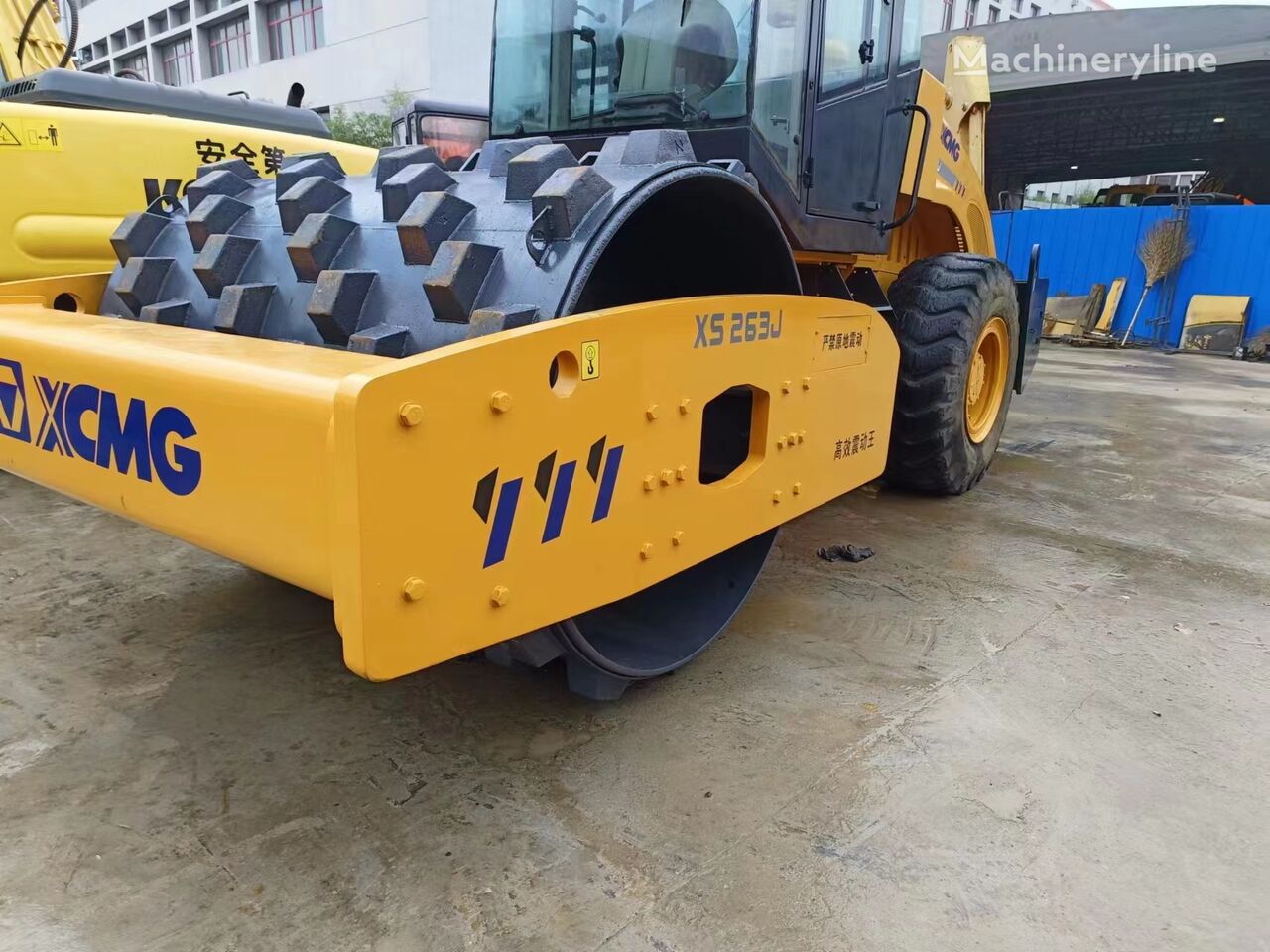 XCMG xs263j compactor