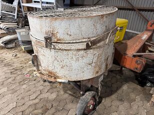 خلاطة الخرسانة TE300