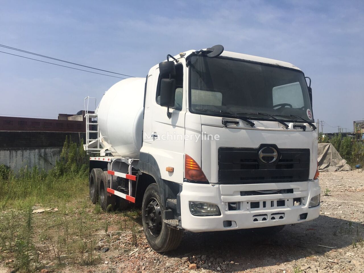 автобетоносмеситель Hino 700