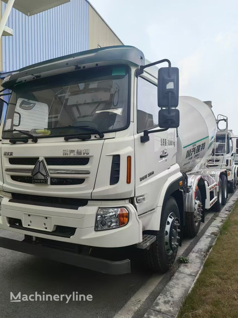 XCMG  on chassis Howo 12CBM concrete mixer truck