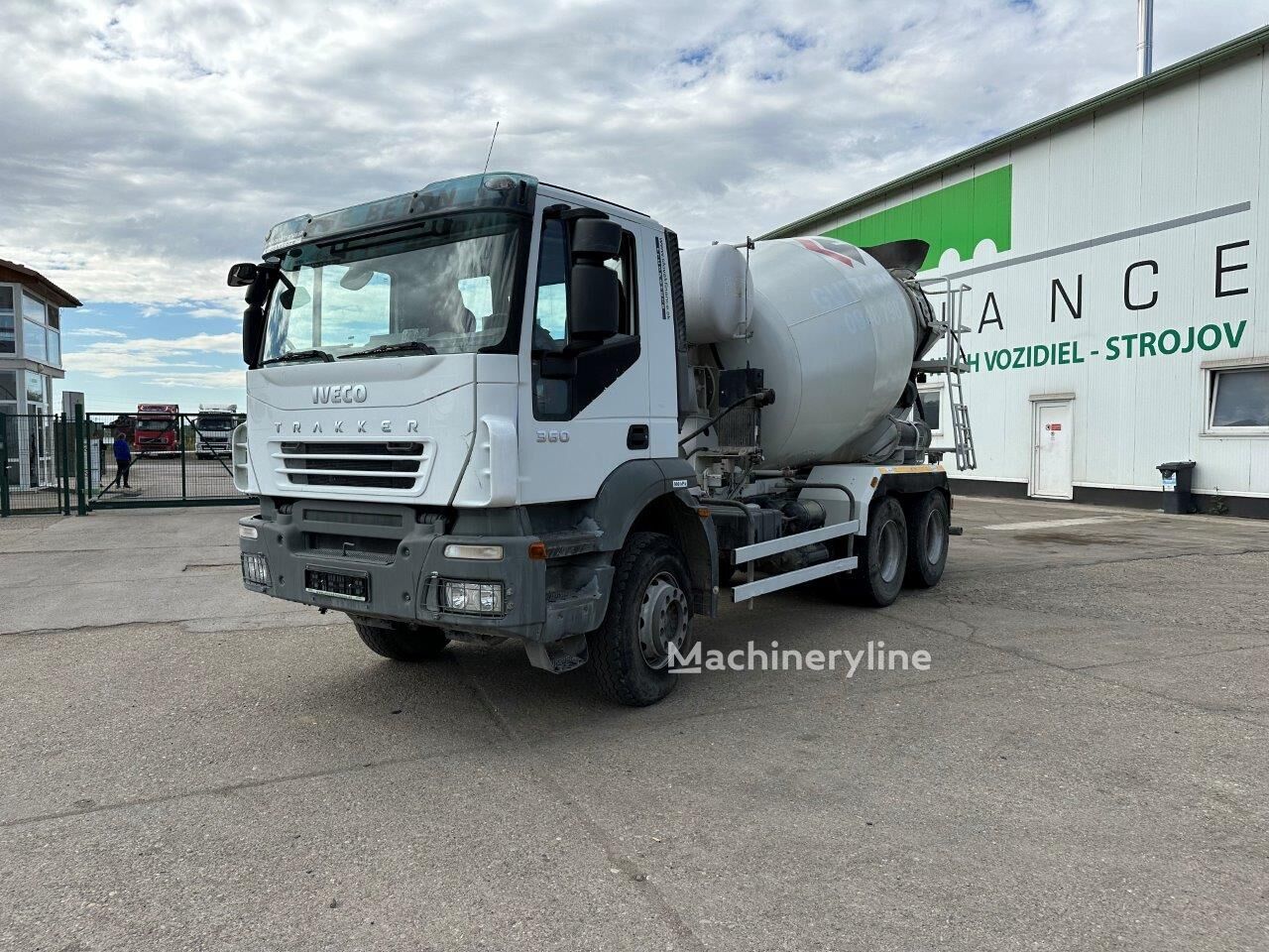 IVECO TRAKKER 360 domiešavac 7m3 6x4 EURO 4 manuál VIN 943 concrete mixer truck