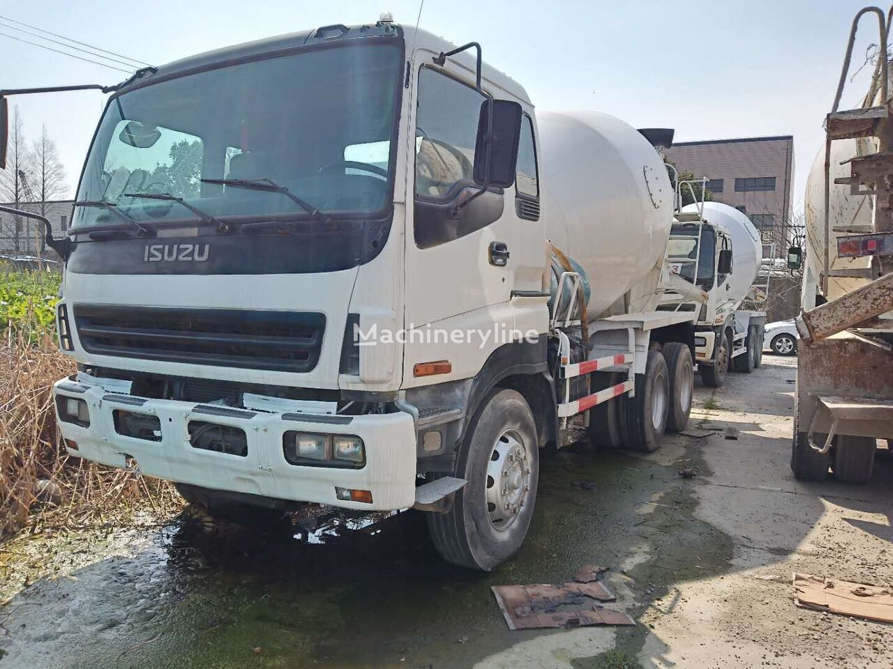 camion malaxeur Isuzu