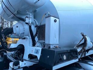 بيع شاحنة خلط الخرسانة Mercedes-Benz AROCS 3240 8X4 MIXER LIEBHERR, 2018 - صورة 13 | Machineryline SY شاحنة خلط الخرسانة Mercedes-Benz AROCS 3240 8X4 MIXER LIEBHERR, 2018 | صورة 13 - Machineryline
