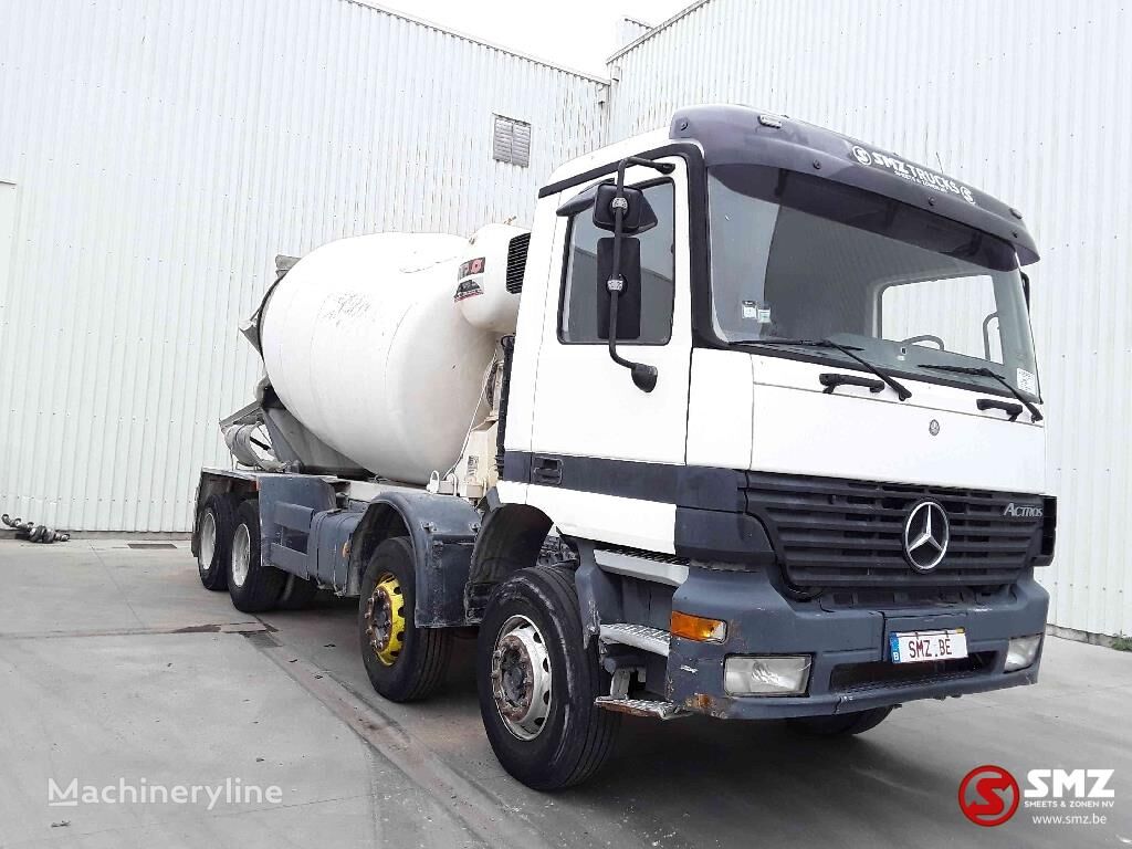 Mercedes-Benz Actros 3235 camión hormigonera