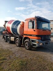 Liebherr  en el chasis Mercedes-Benz Actros 3240 8x4, 1999year, top condition, EPS 3 pedal gearbox, 1 camión hormigonera